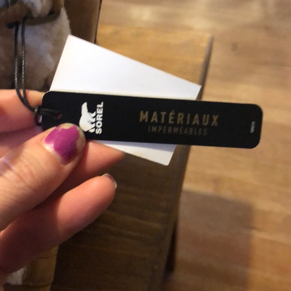 Joan of Arctic Shearling Wedge - 10.5 - Picture 7 of 7